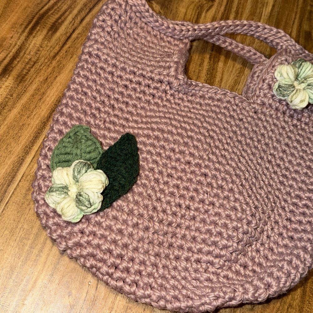 Handcrafted women purse hand bag lavender purple green ivory flowers crochet new - Picture 3 of 8
